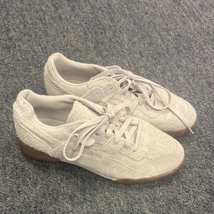 Reebok Classic Low - Rugged - Men’s - Tan w/ Gum Sole - 9.5